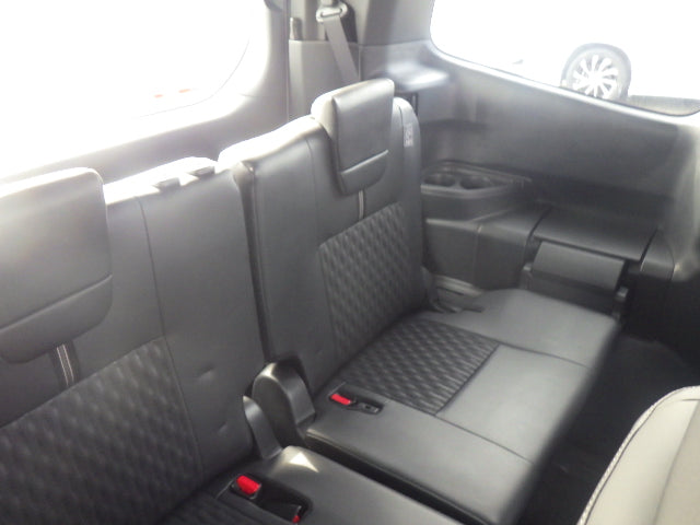 Toyota Noah HV 2022 - Pearl