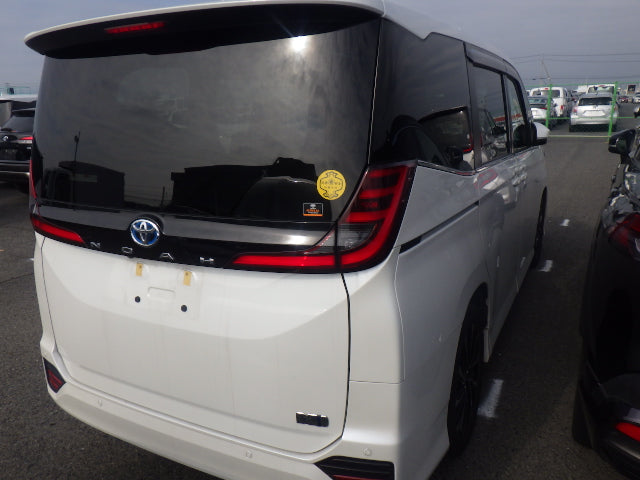 Toyota Noah HV 2022 - Pearl