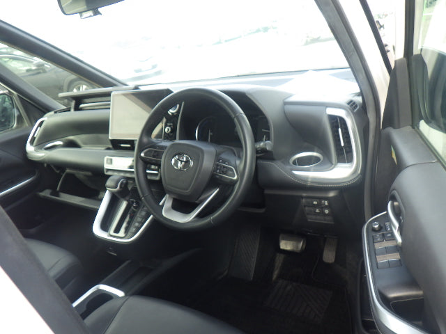 Toyota Noah HV 2022 - Pearl