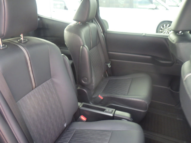 Toyota Noah HV 2022 - Pearl