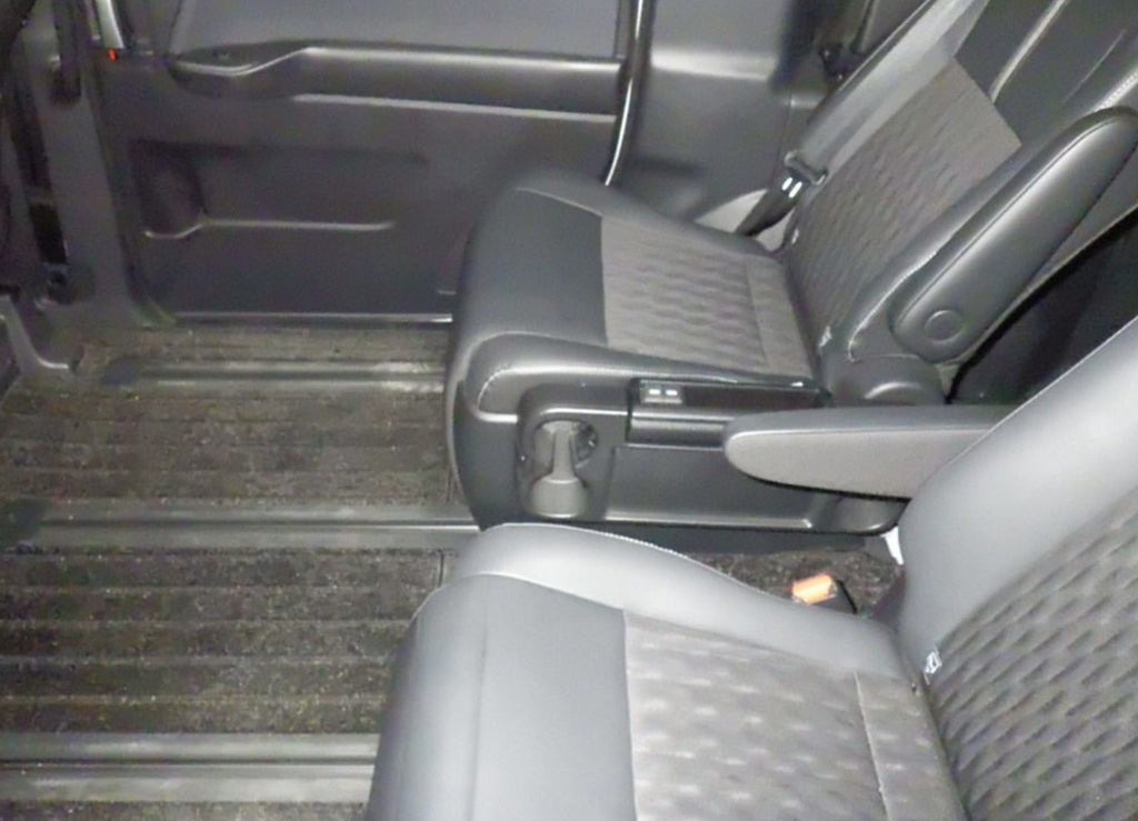 Toyota Noah HV 2023 - Pearl