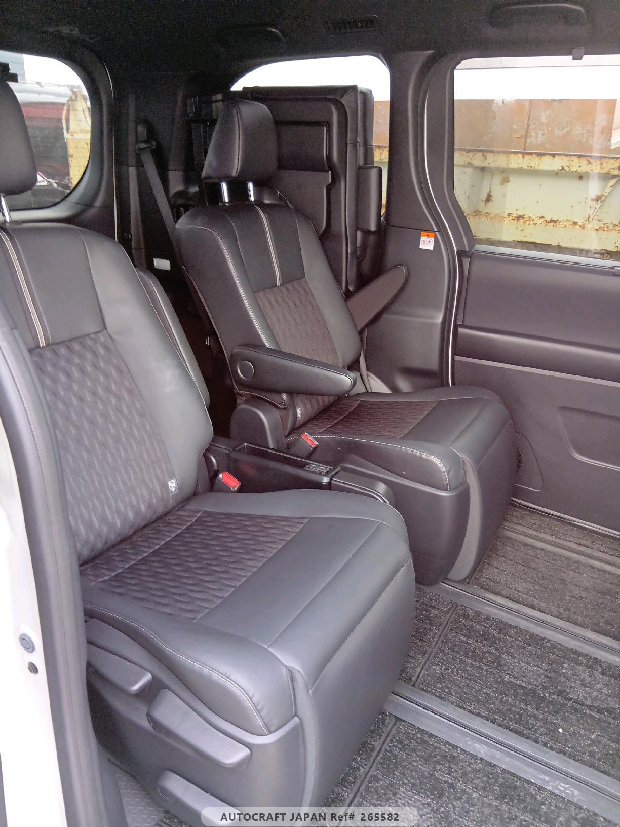 Toyota Noah HV 2023 - Pearl