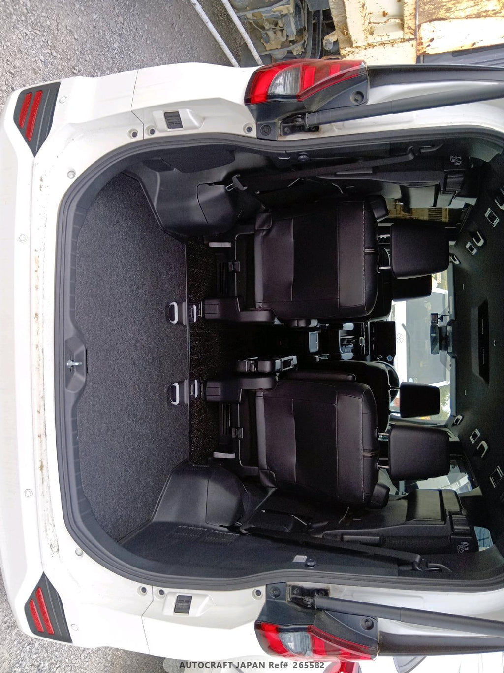 Toyota Noah HV 2023 - Pearl