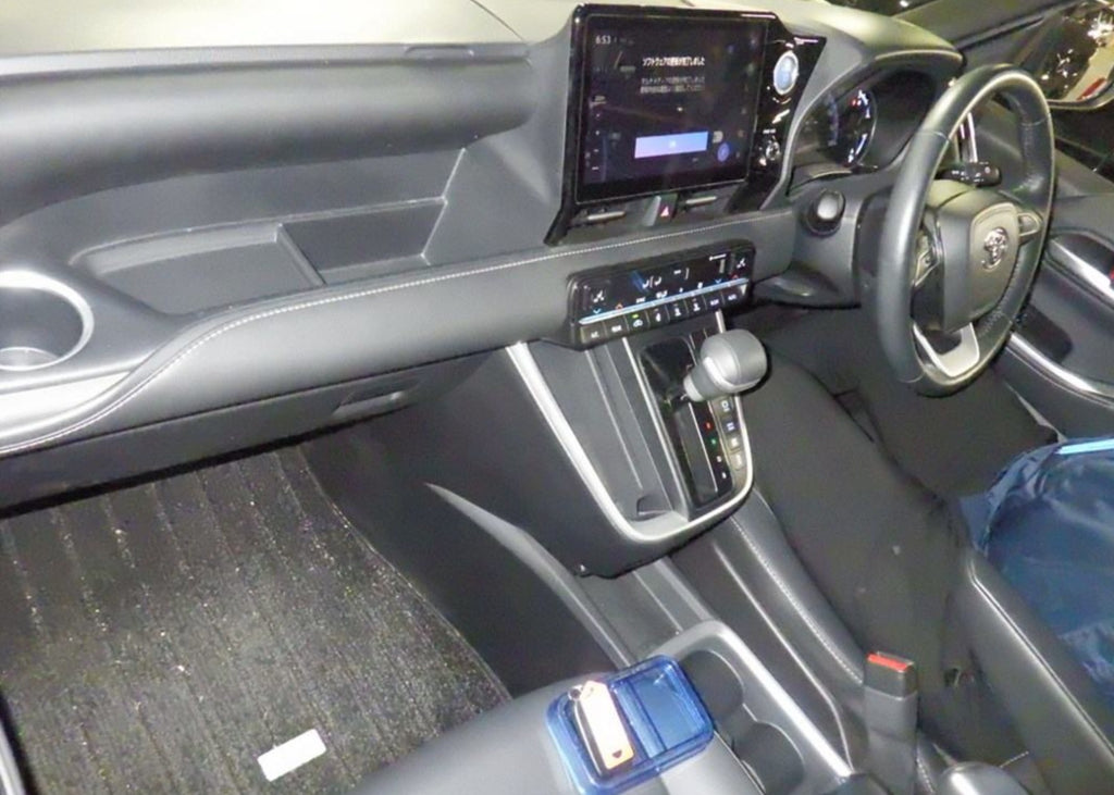 Toyota Noah HV 2023 - Pearl