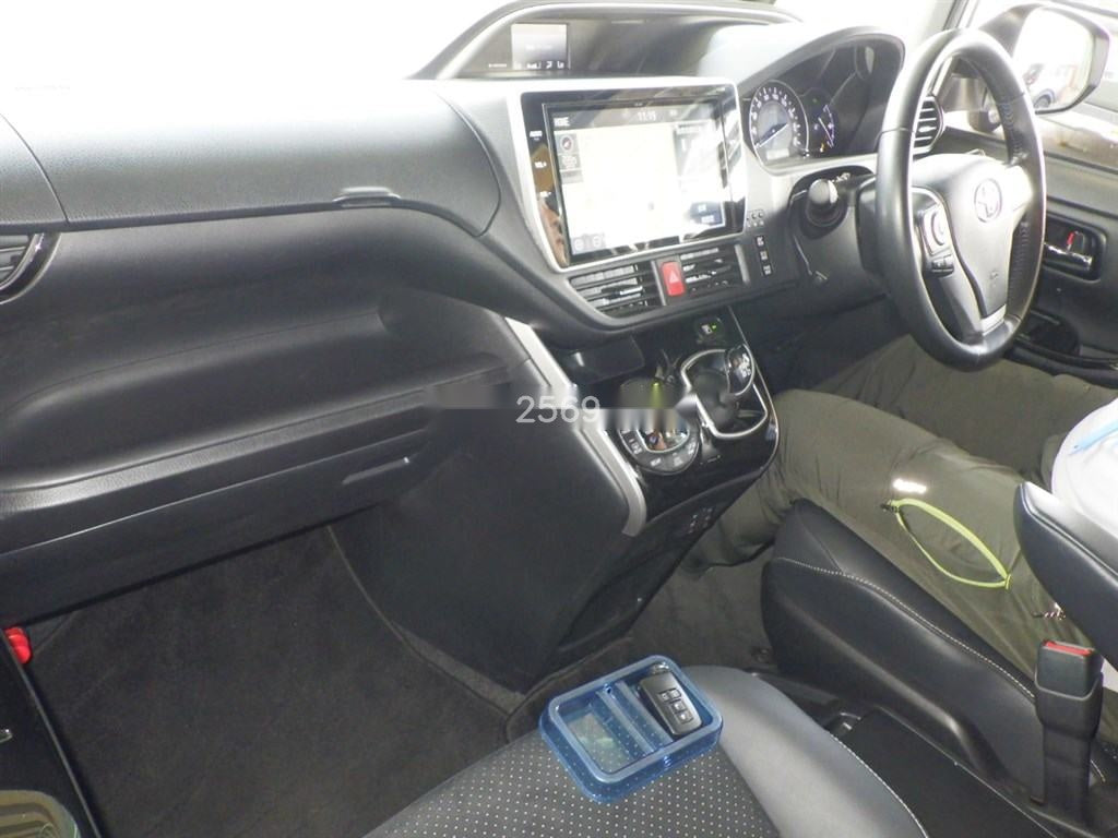 Toyota Voxy HV 2020 - Pearl